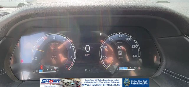 New 2026 Bright White Clear-Coat Exterior Paint Jeep Altitude image 21