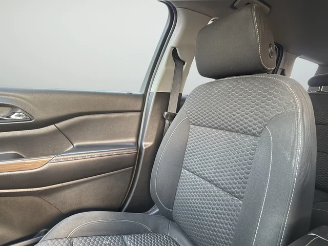 Used 2018 Red GMC SLE-1 image 32