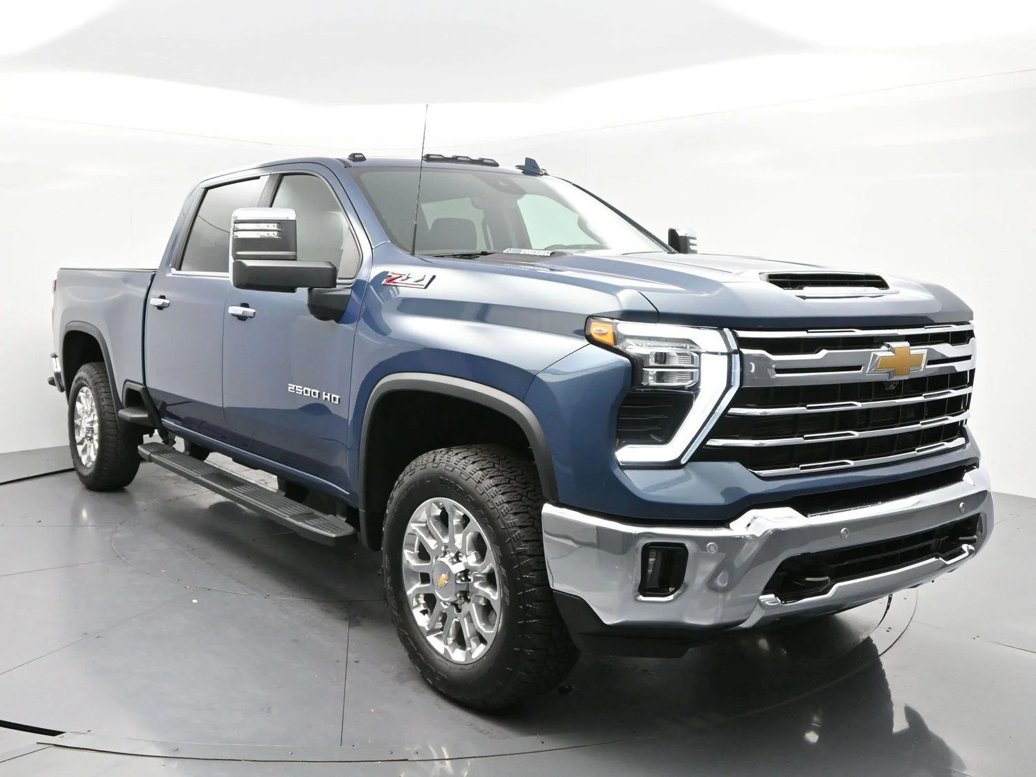 Used 2025 Lakeshore Blue Metallic Chevrolet LTZ image 2