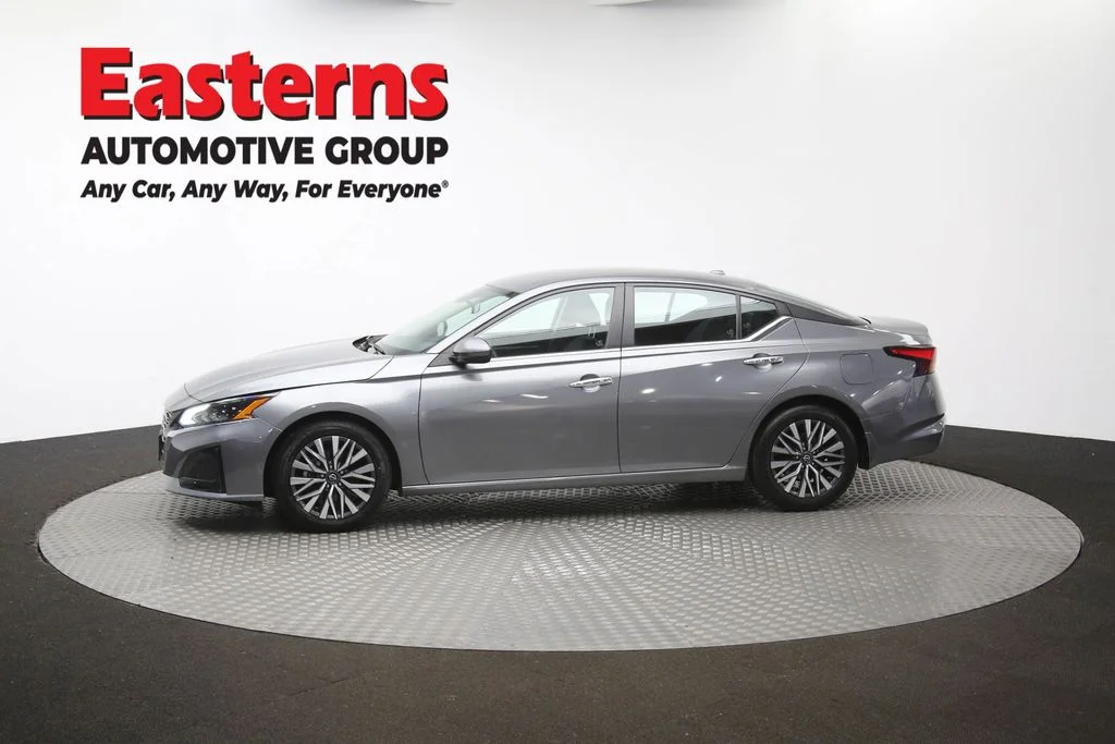 Used 2023 Gray Nissan 2.5 SV image 58