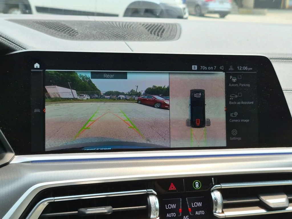 Used 2022 Black BMW xDrive40i image 21