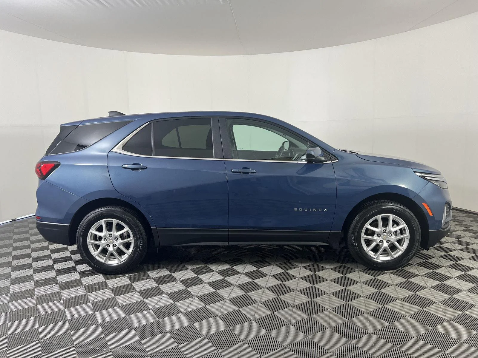Used 2024 Lakeshore Blue Metallic Chevrolet LT image 24