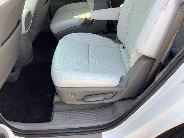 New 2026 White Pearl Hyundai SEL image 10