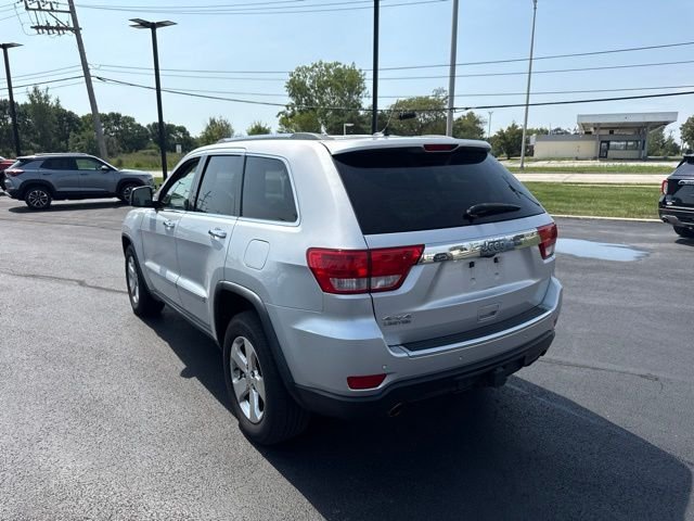 Used 2011 Silver Jeep Limited image 3