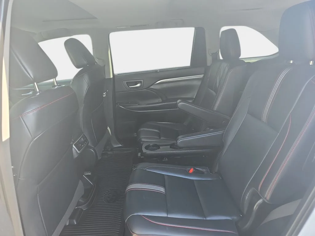 Used 2019 White Toyota SE image 18
