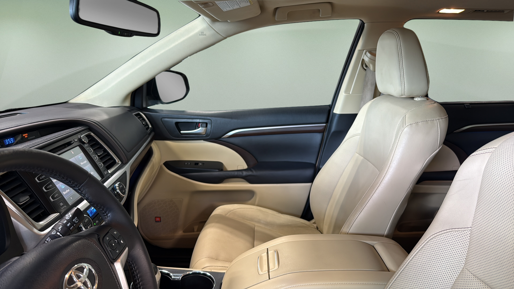 Used 2014 Red Toyota Limited image 13