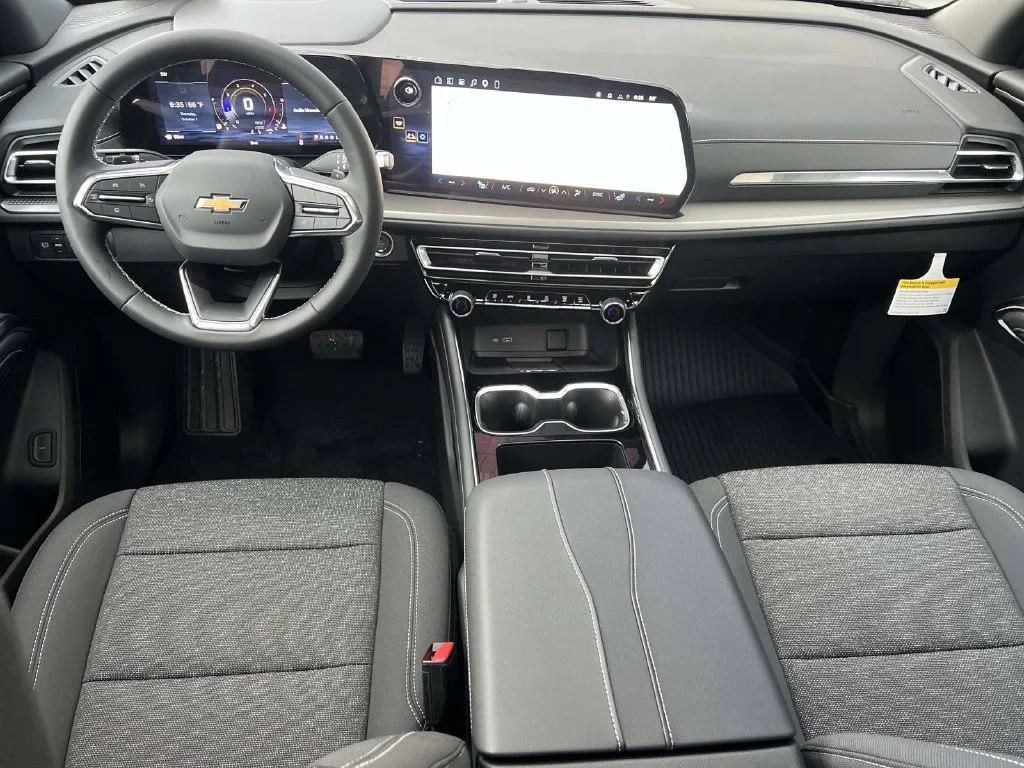 New 2027 Mosaic Black Metallic Chevrolet LT image 11