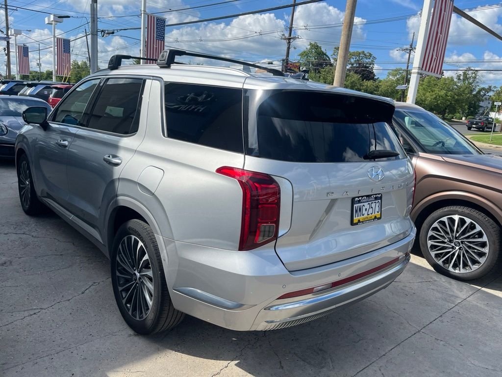 Used 2024 Silver Hyundai Calligraphy image 3