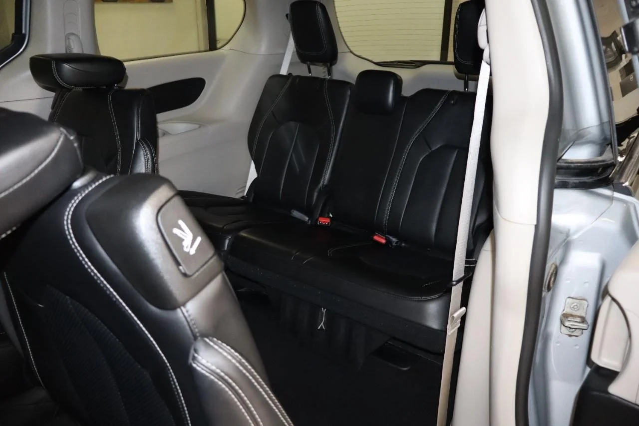 Used 2024 Silver Mist Clear Coat Chrysler Touring L image 24