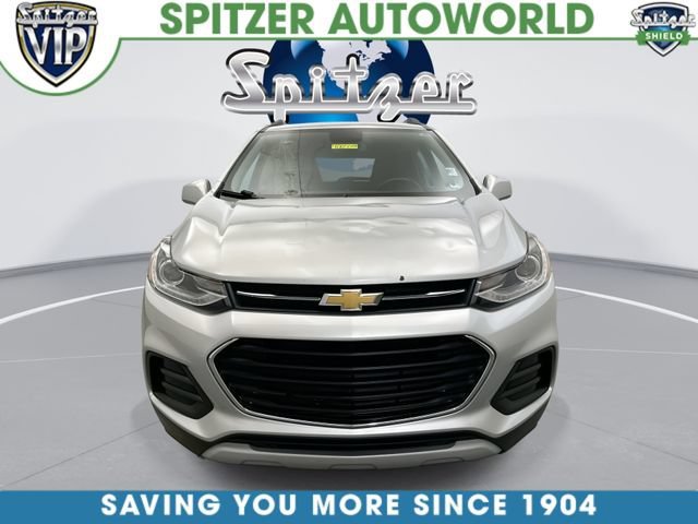 Used 2018 SILVER ICE METALLIC Chevrolet LT image 4