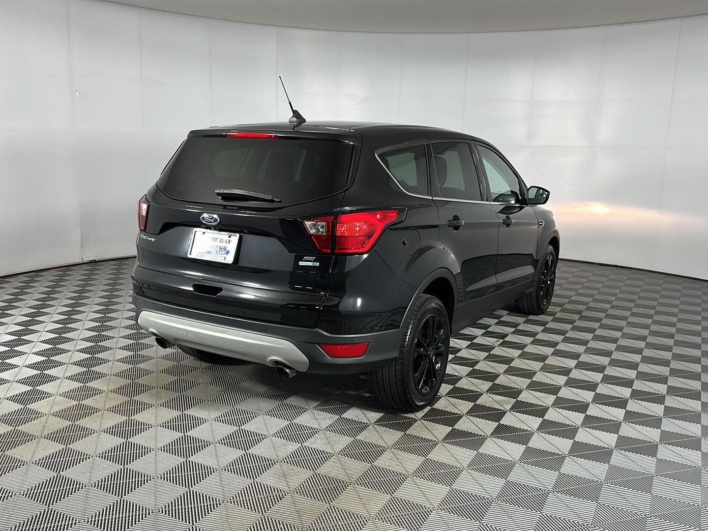 Used 2019 Agate Black Ford SE image 7