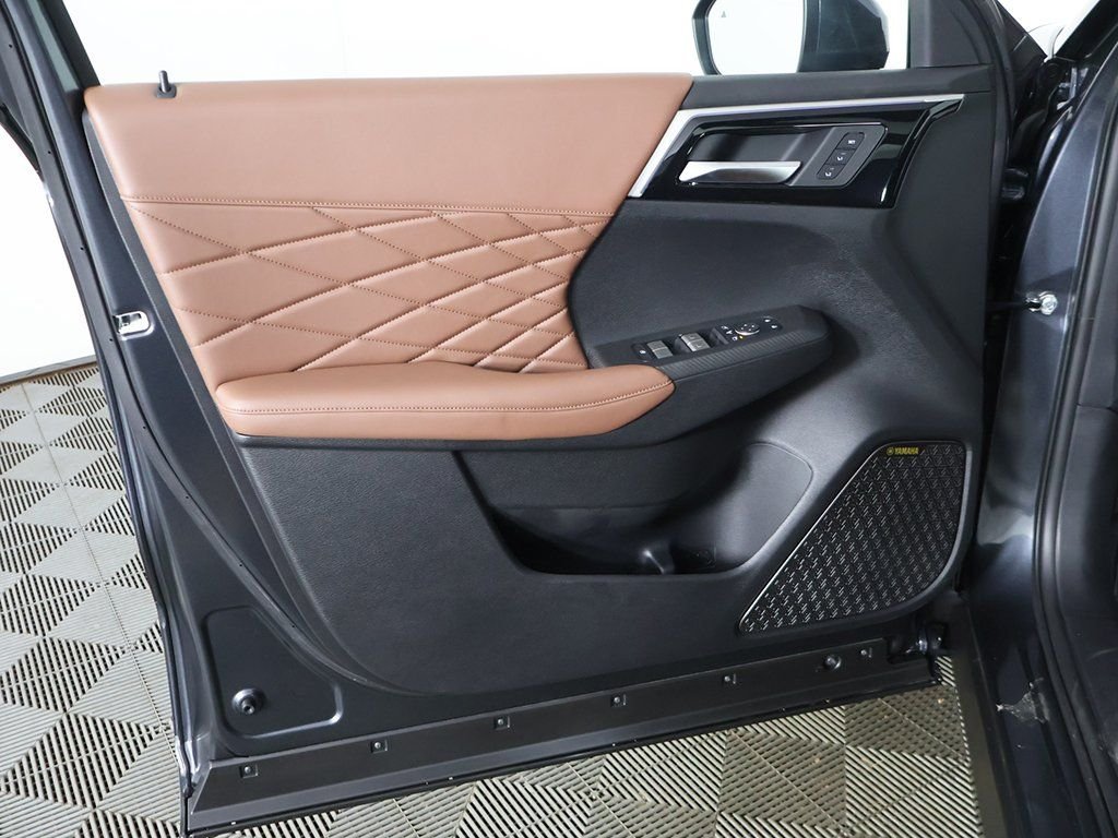 New 2025 Gray Mitsubishi SEL image 29