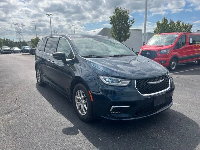 Used 2024 Blue Chrysler Touring image 3