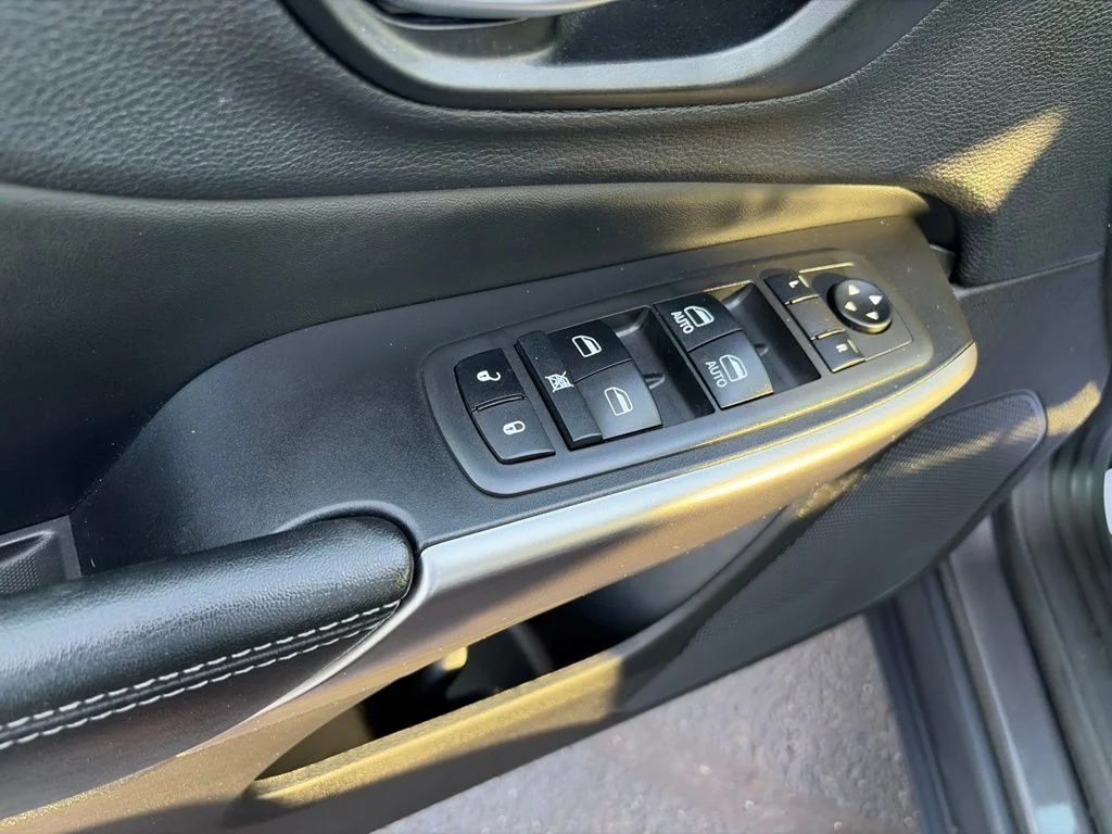 Certified Used 2022 Gray Jeep Latitude Lux image 23