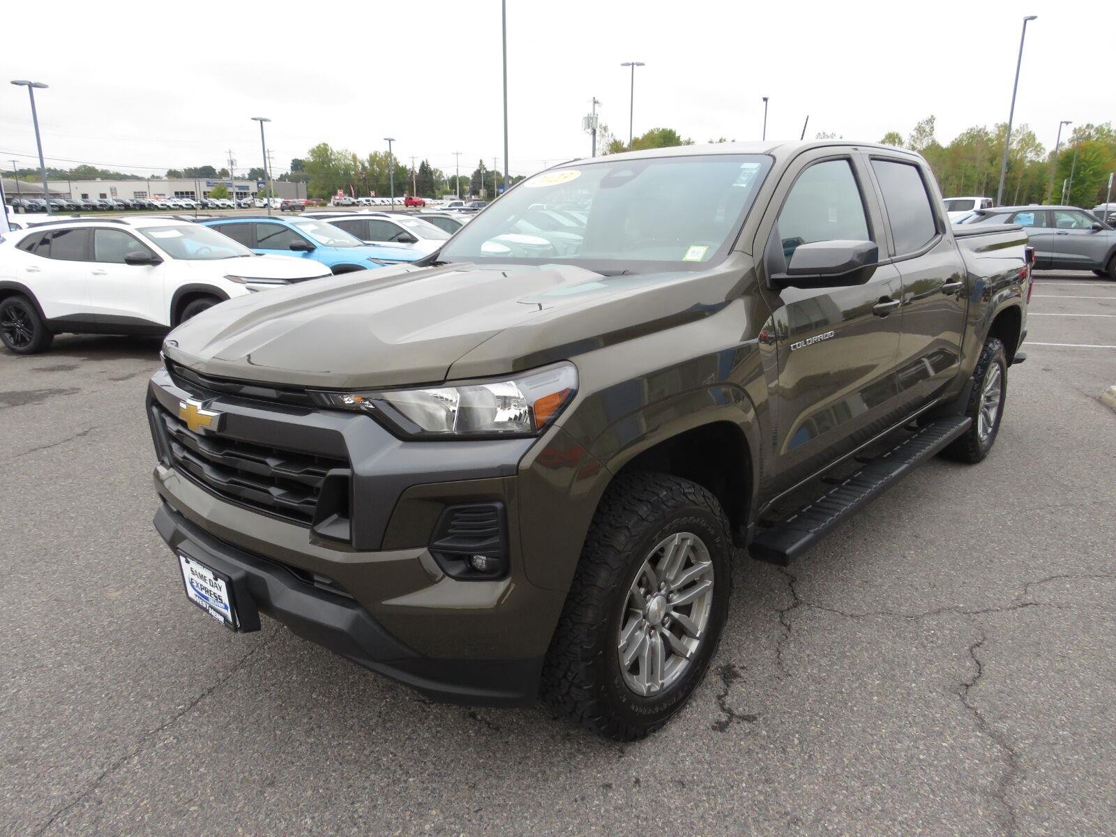 Used 2023 Harvest Bronze Metallic Chevrolet 4WD LT image 9