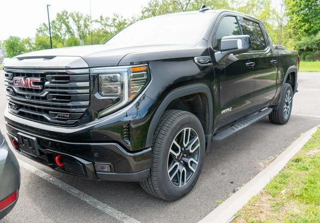 2022 GMC Sierra 4WD Crew Cab Short Box AT4's photo
