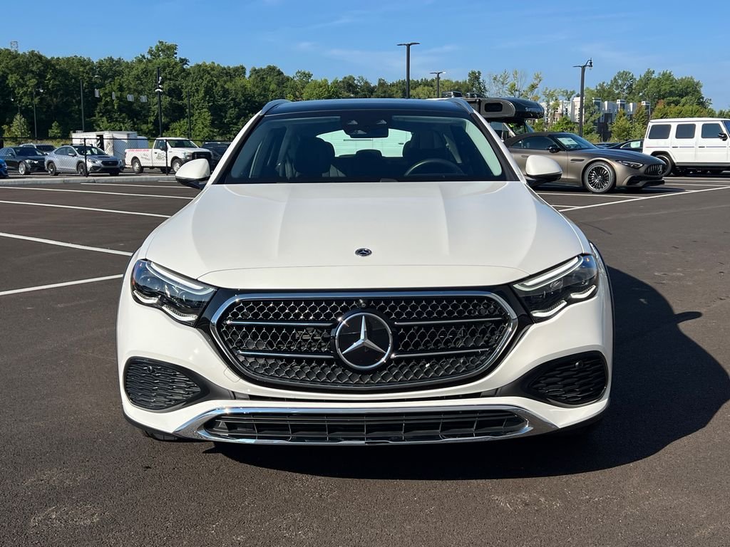 Certified Used 2025 White Mercedes-Benz E 450 image 3