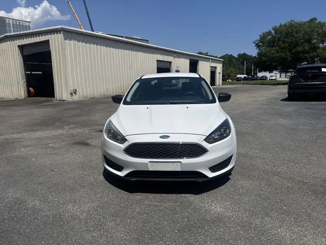 Used 2018 White Ford S image 2
