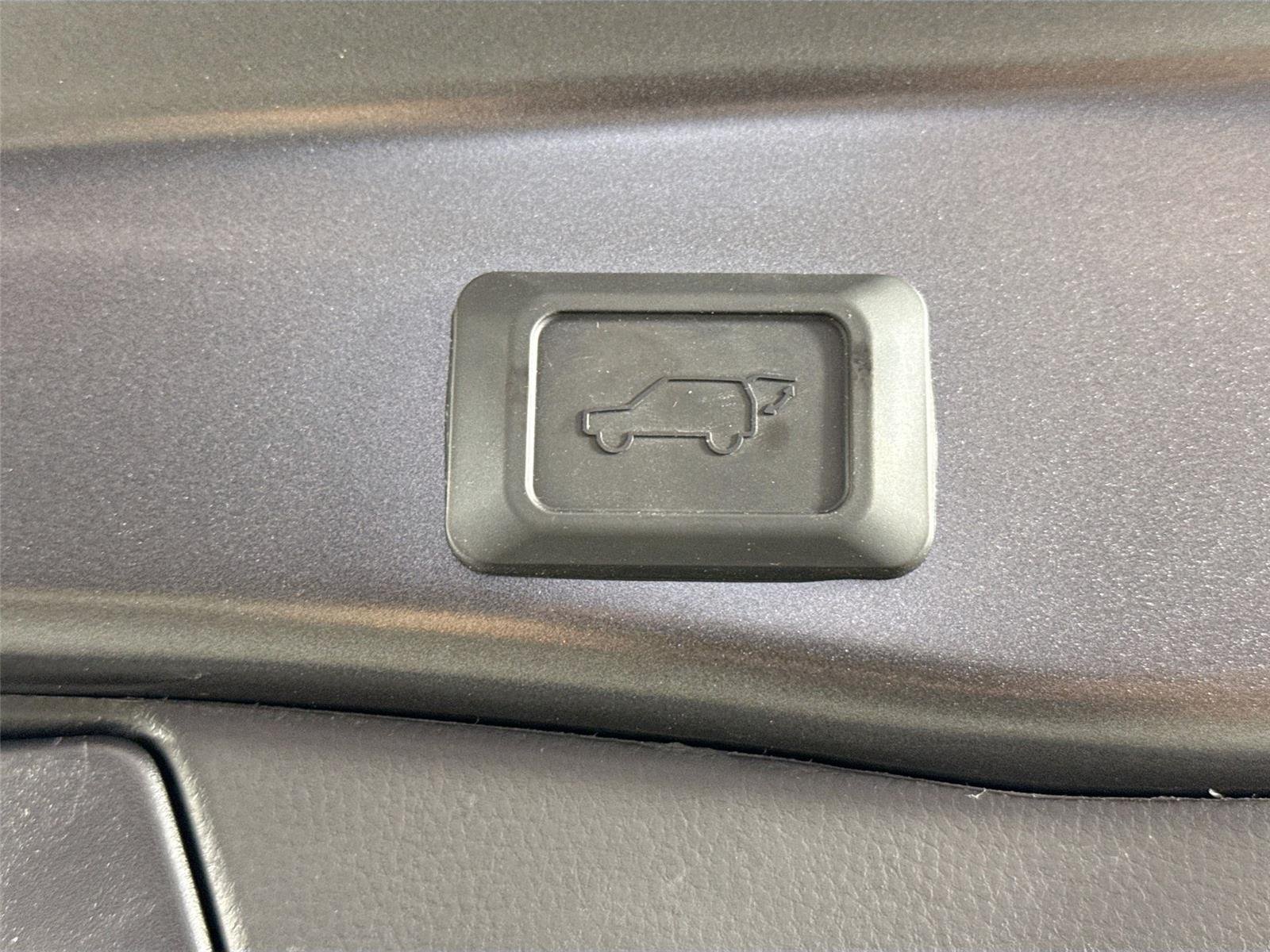 Certified Used 2025 Magnetic Gray Metallic Toyota XLE Premium image 40