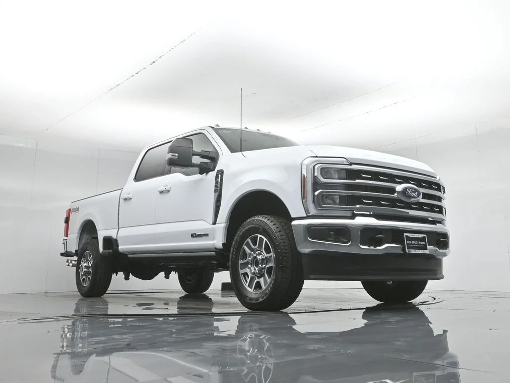 New 2026 Oxford White Ford Lariat image 48