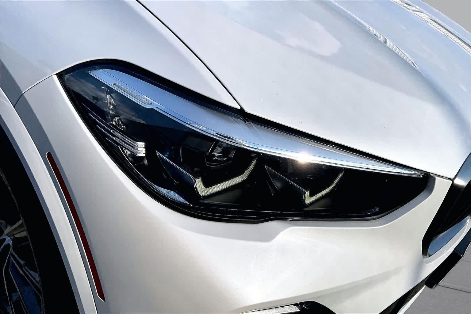 Used 2020 Mineral White Metallic BMW M50i image 27