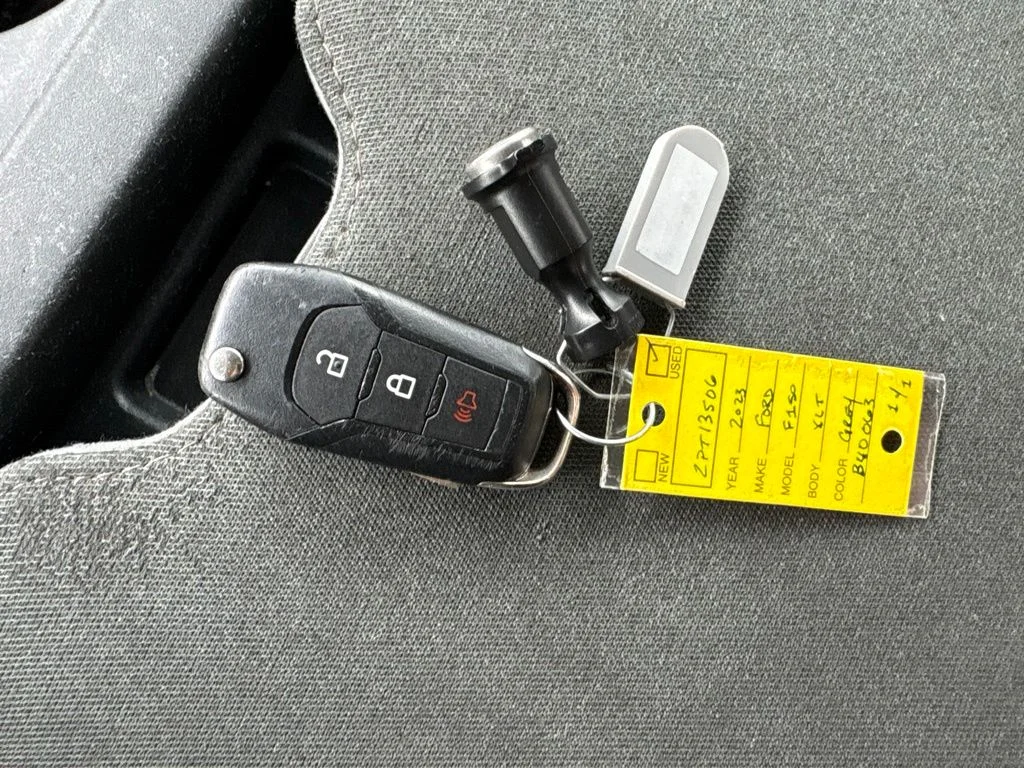 Used 2023 Avalanche Ford XLT image 12