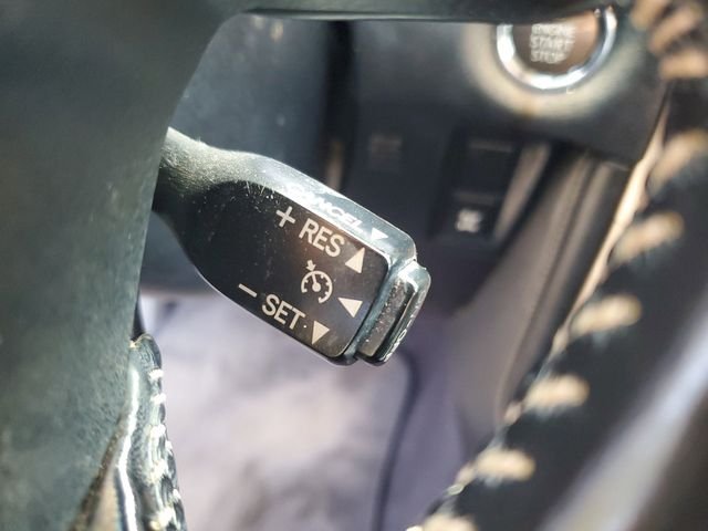 Used 2016 White Lexus 460 image 14