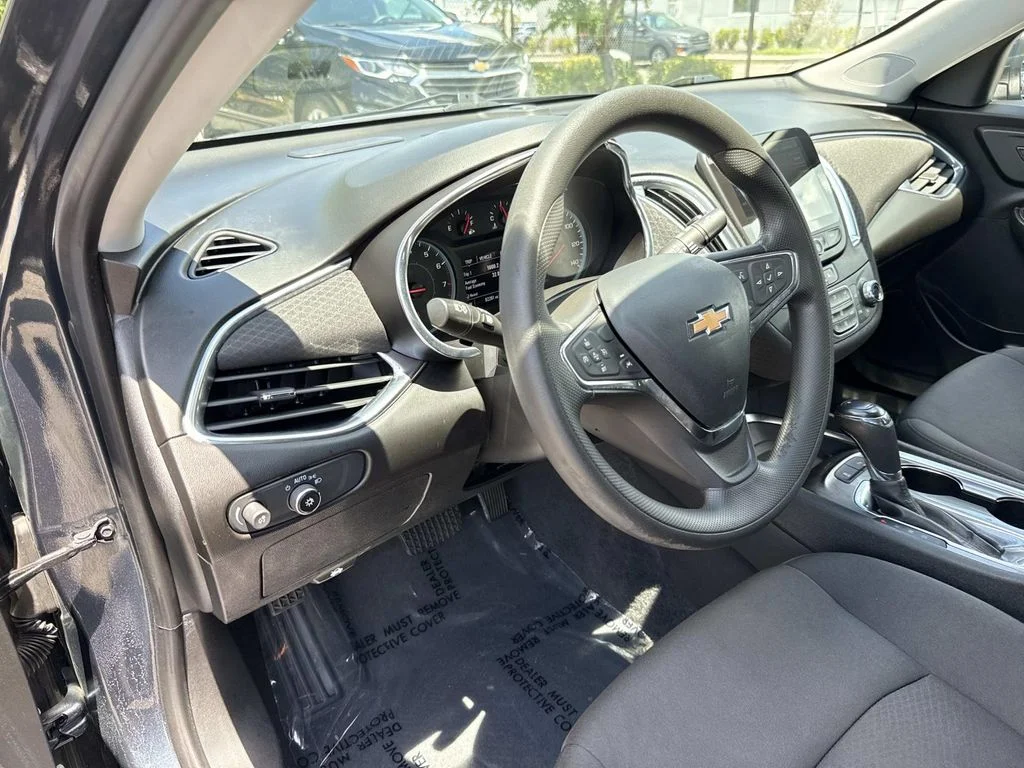 Used 2020 Gray Chevrolet LT image 23