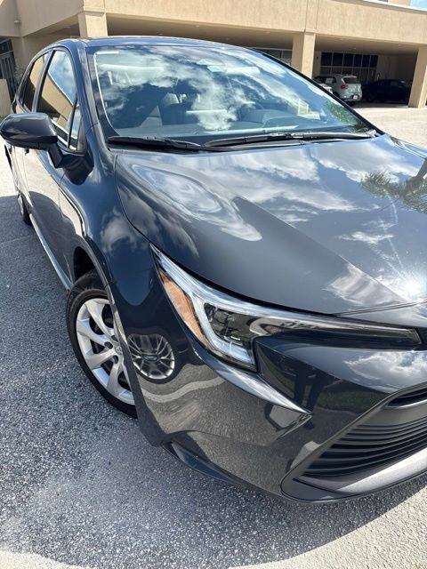 Used 2023 Blue Toyota LE image 3