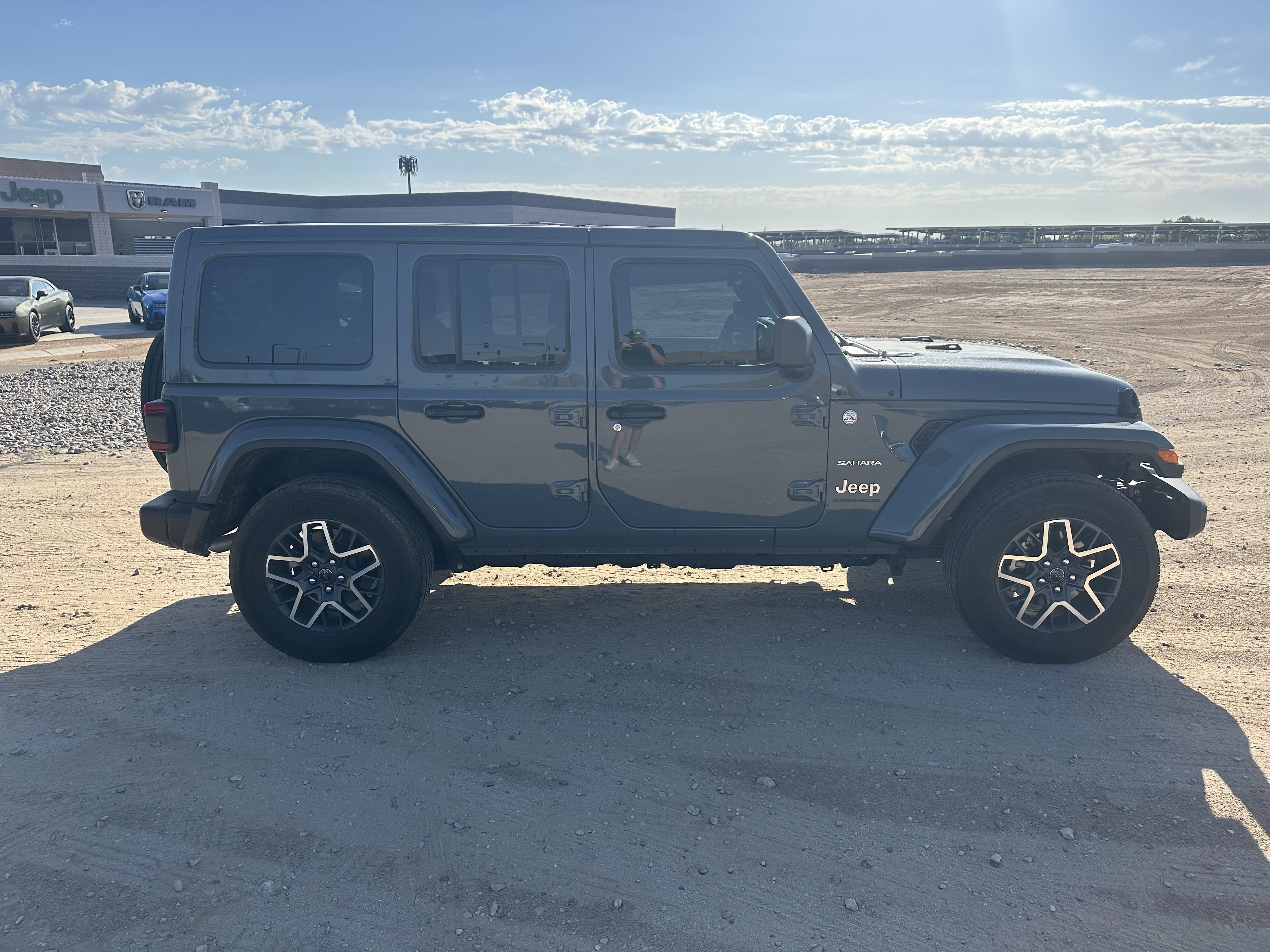 Used 2024 Anvil Clear Coat Jeep Sahara image 6