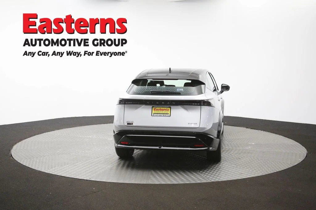 Used 2023 Silver Nissan ENGAGE image 36