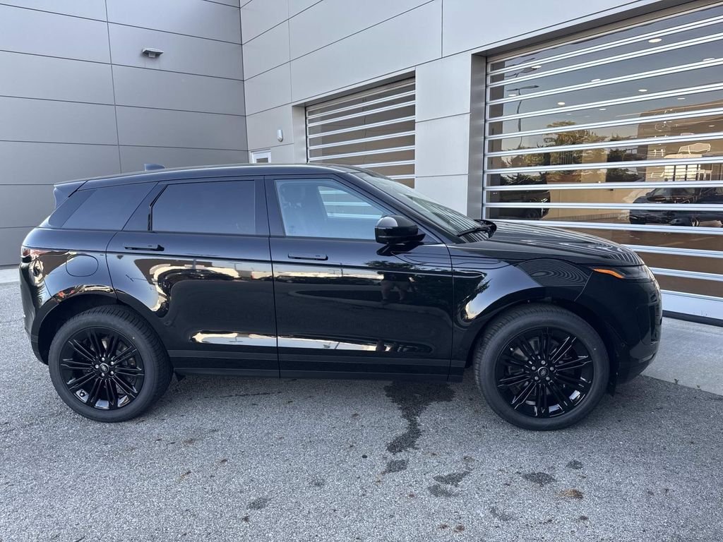 New 2026 Santorini Black Land Rover S image 8