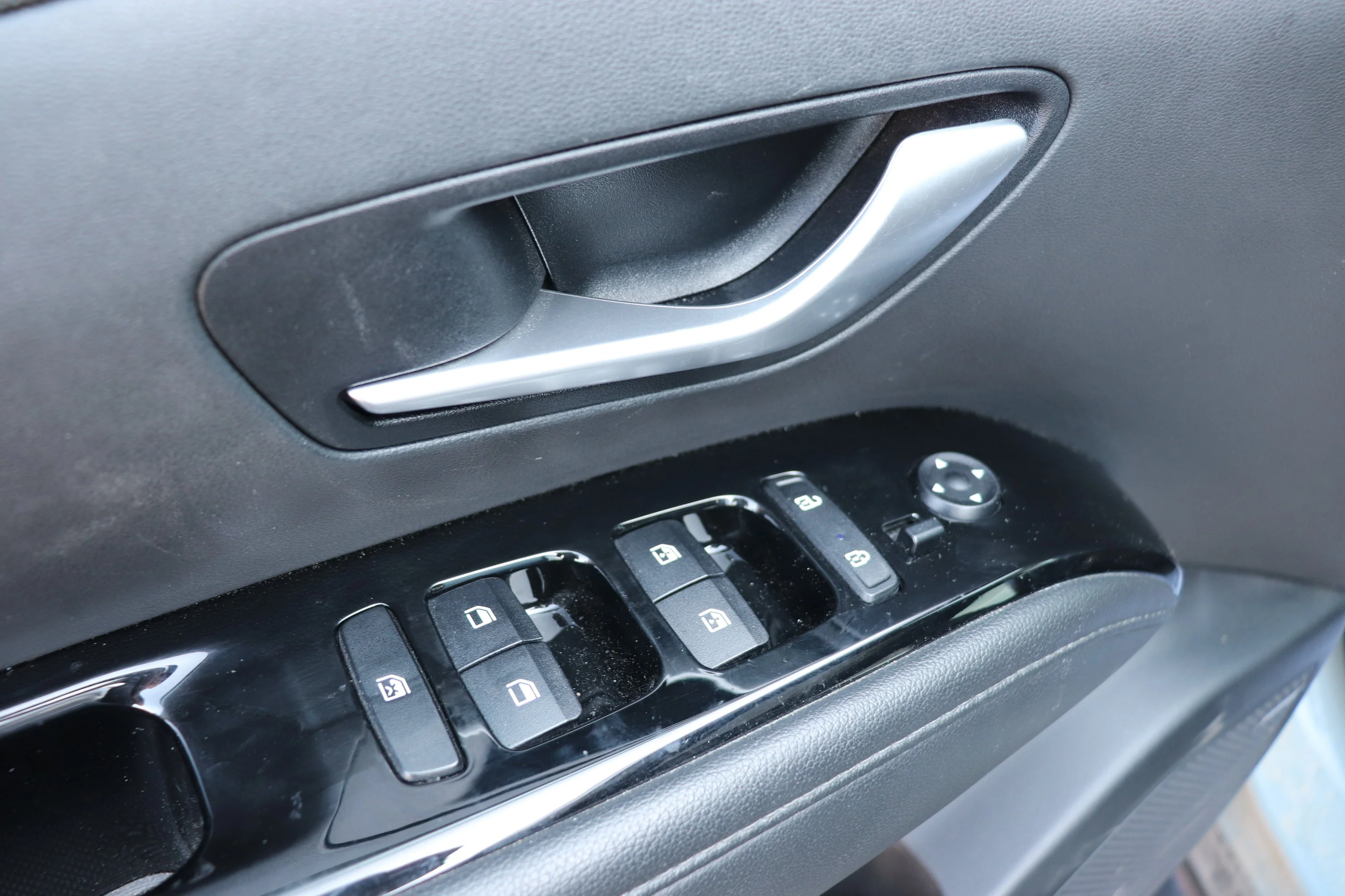 Used 2023 Blue Hyundai Ultimate image 8
