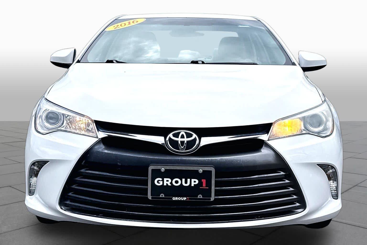 Used 2016 Super White Toyota LE image 4