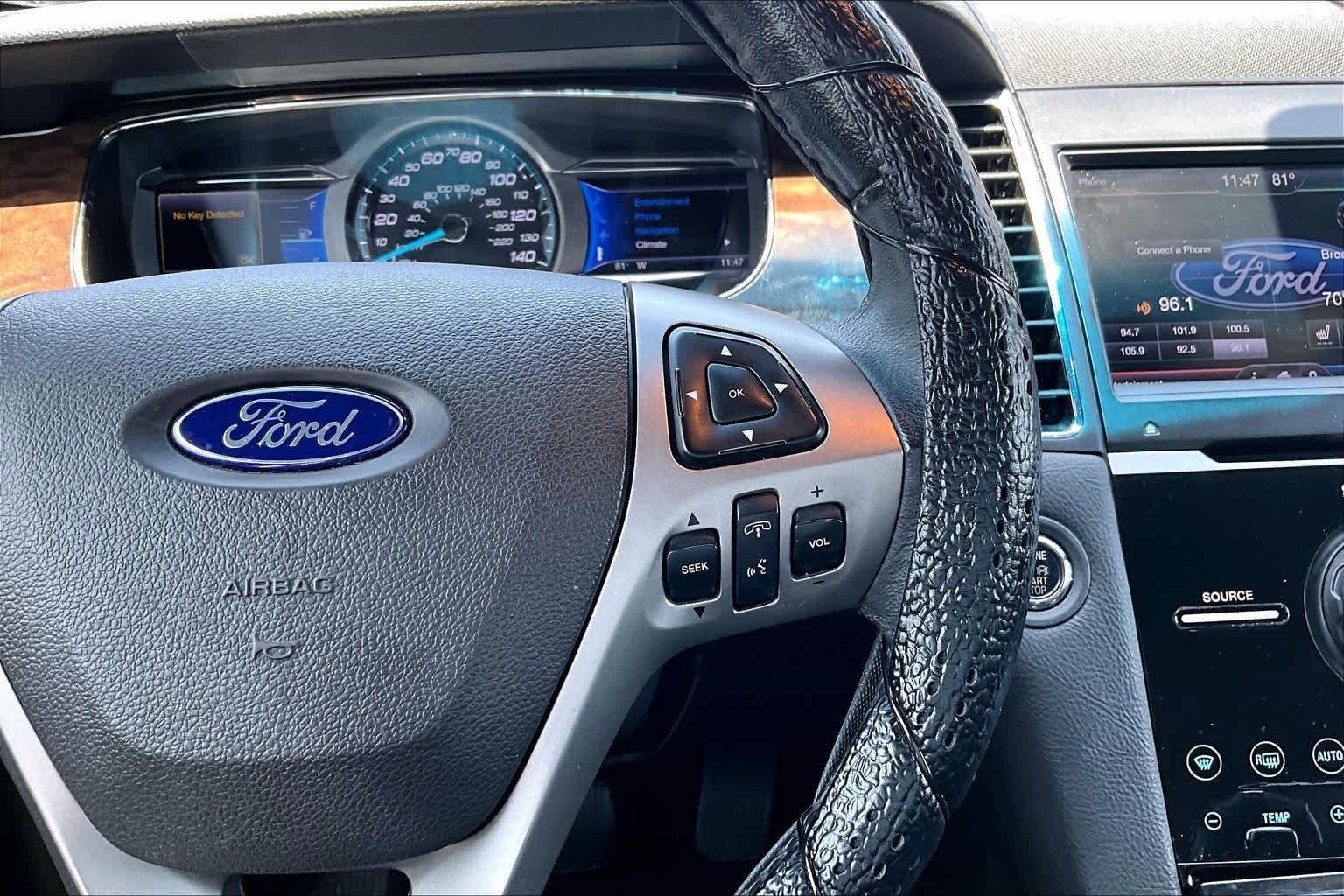 Used 2013 Ingot Silver Metallic Ford Limited image 21