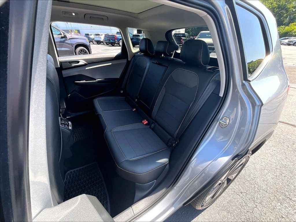 Used 2023 Silver Volkswagen 1.5T SE image 14