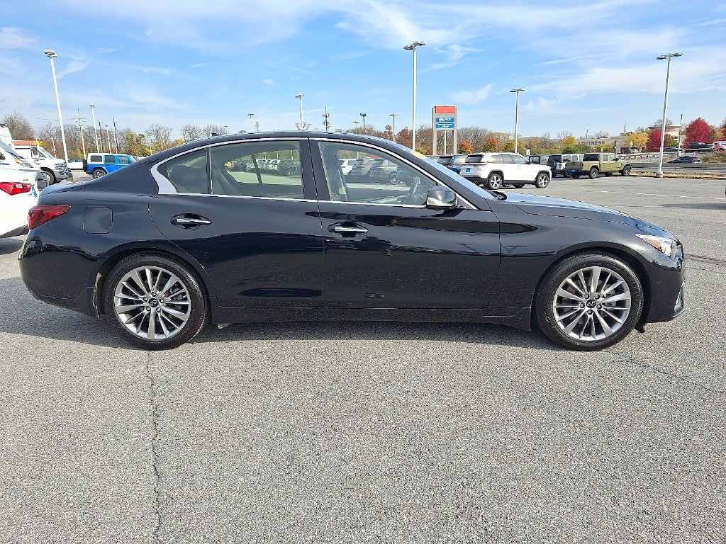 Used 2023 Black INFINITI LUXE image 8