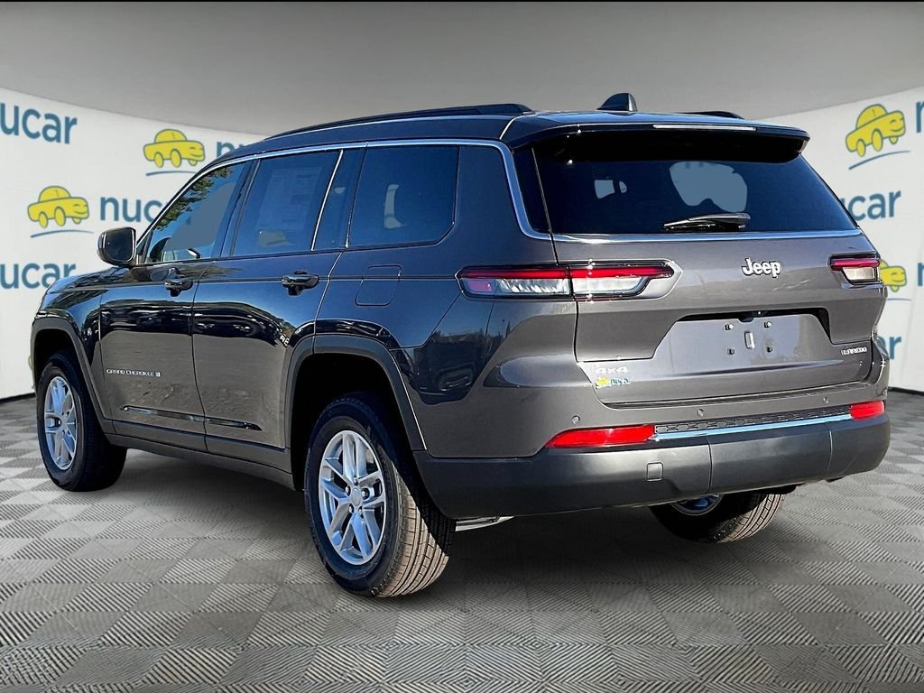 New 2025 Baltic Gray Metallic Clearcoat Jeep Laredo image 5