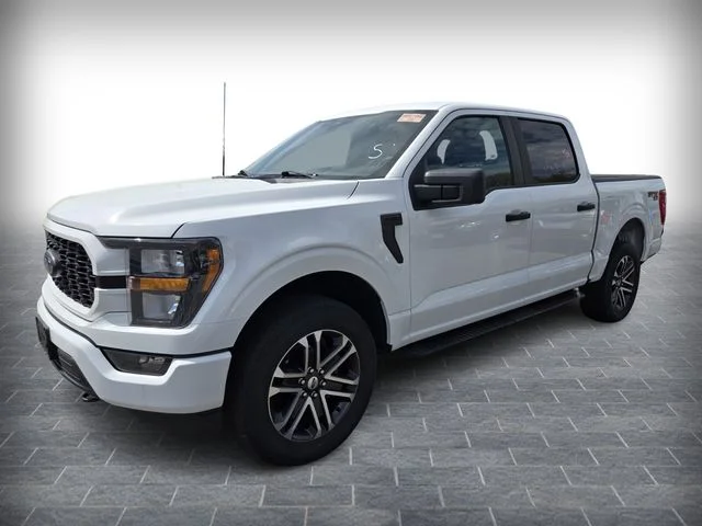 Used 2023 White Ford XL image 2