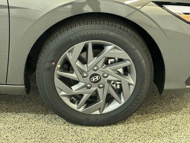 2026 Hyundai Elantra Blue - Photo 10