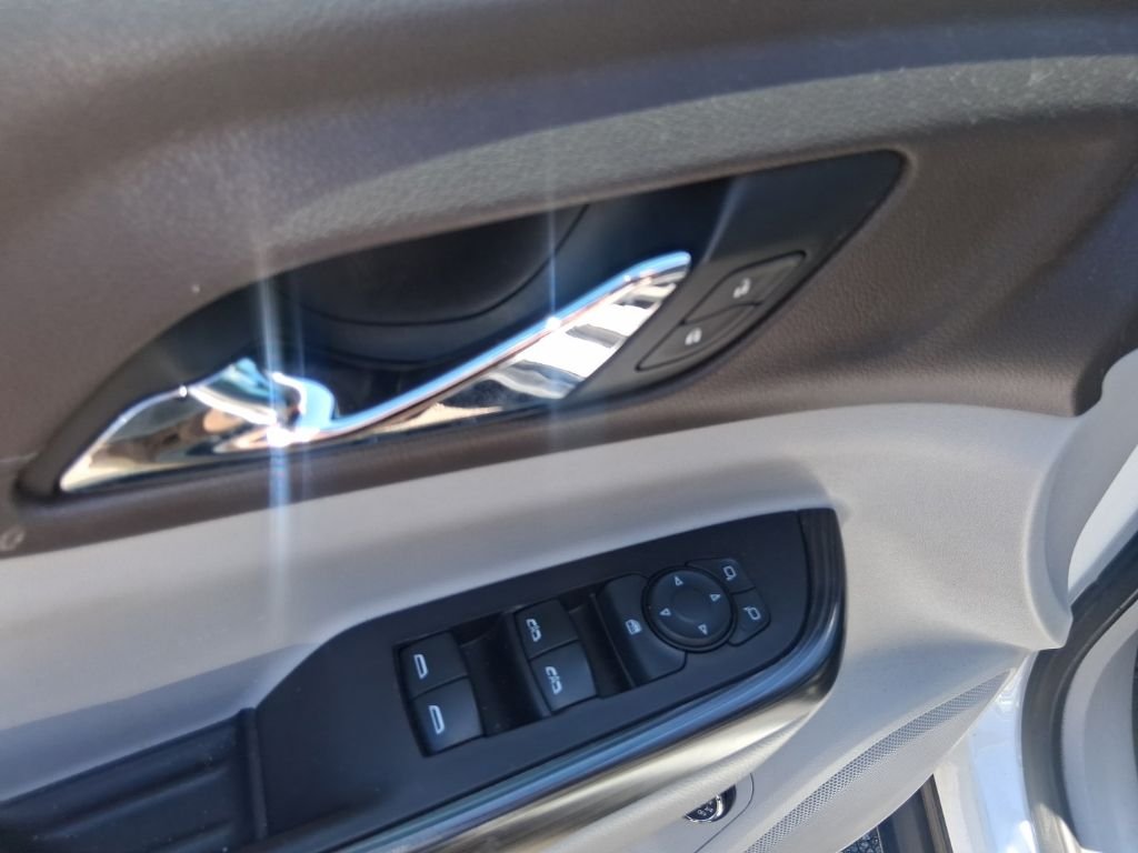 Used 2020 White GMC SLT image 8