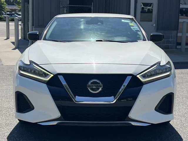Used 2020 White Nissan 3.5 S image 16