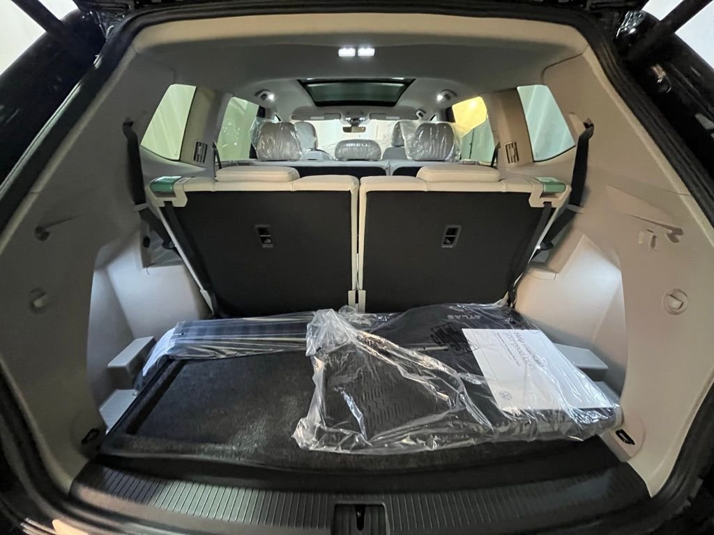 New 2026 Black Volkswagen 2.0T SEL image 27