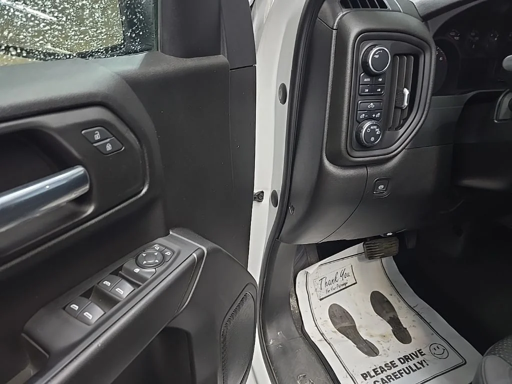 Used 2022 White Chevrolet Custom Trail Boss image 27