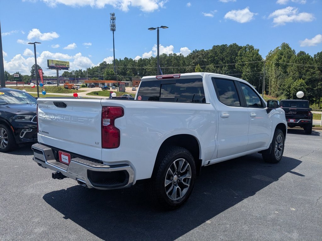 Used 2026 Summit White Chevrolet LT image 5