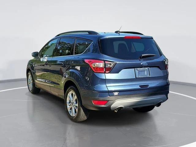 Used 2018 Blue Ford SE image 5