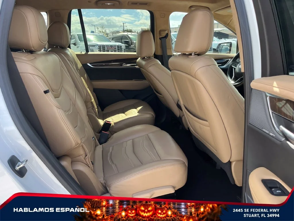 Used 2023 CRYSTAL WHITE TRICOAT Cadillac AWD Premium Luxury image 18
