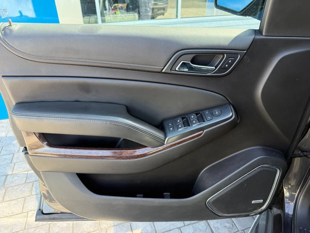 Used 2015 IRIDIUM METALLIC GMC SLE image 29