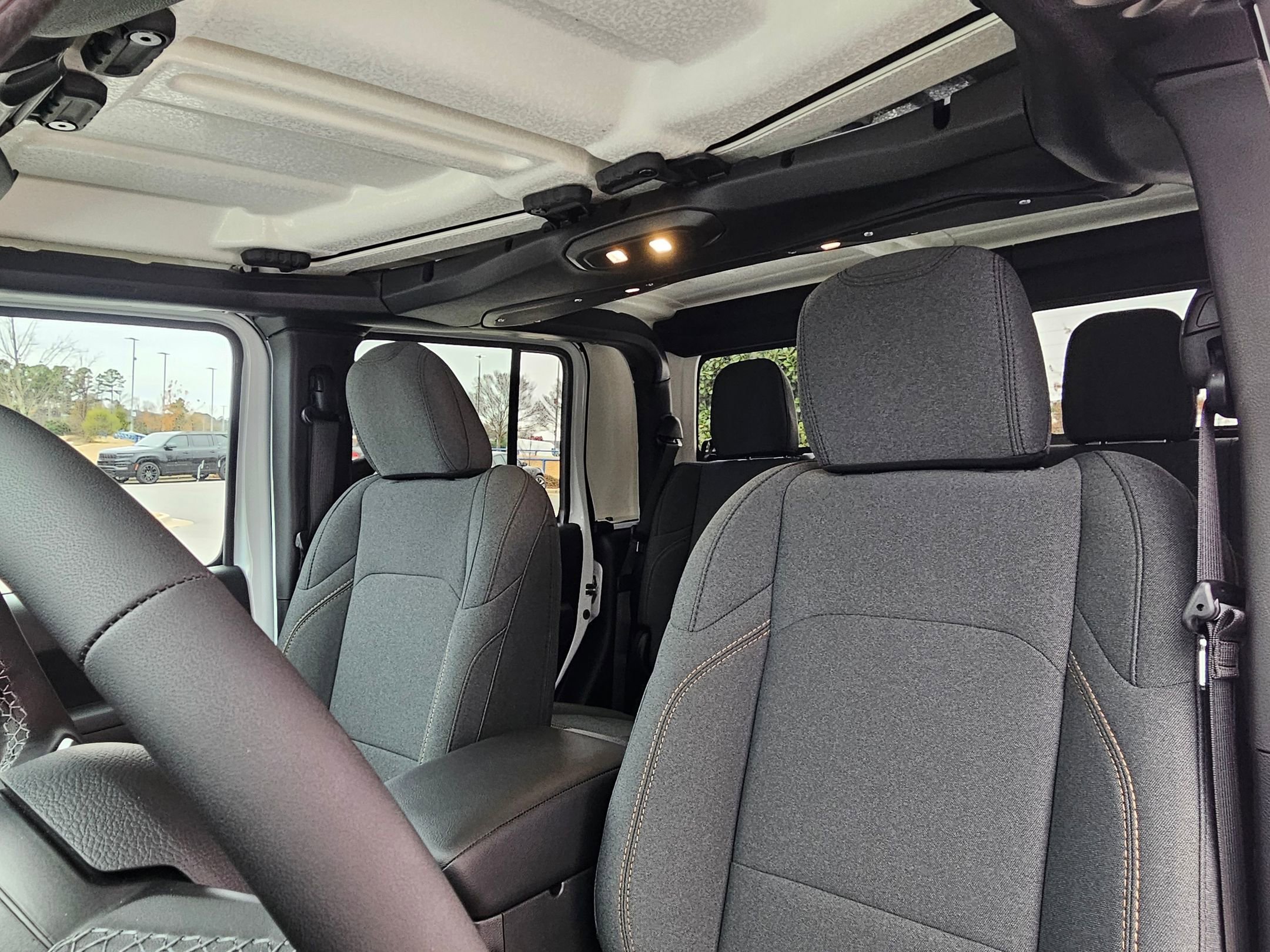 New 2026 Bright White Clear-Coat Exterior Paint Jeep Sport S image 20