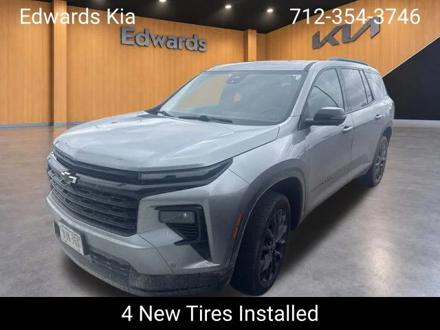 2025 Chevrolet Traverse LT